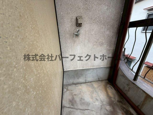 四条畷市中野本町テラスハウスの設備|洗濯機置場