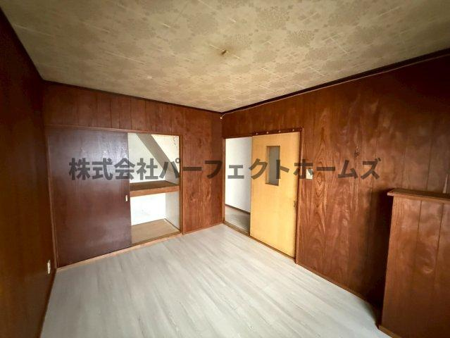四条畷市中野本町テラスハウスの洋室|コンパクトで使いやすい洋室です
