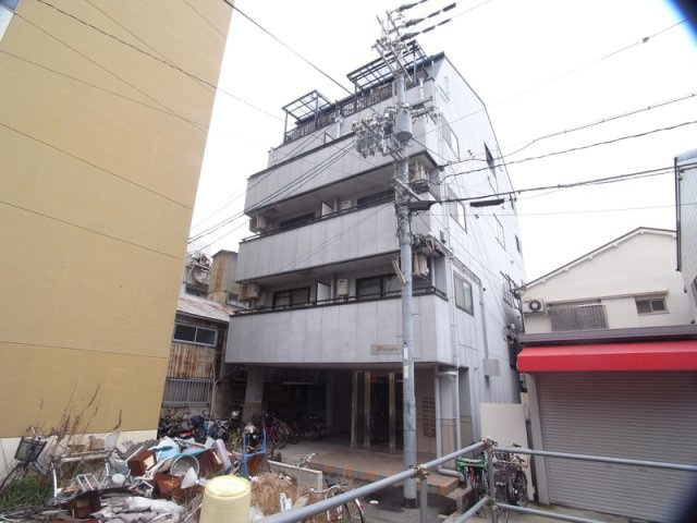 18kasugano（旧　K‘s三宮）の外観