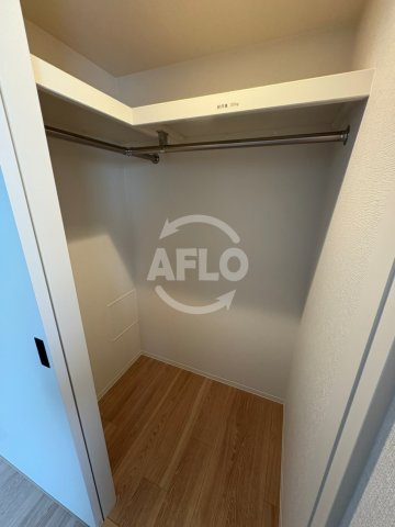 コンフォリア・リヴ大阪本町（開平小学校区）の収納|コンフォリア・リヴ大阪本町　ウォークインクローゼット