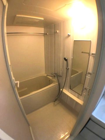 ボンニー元町の浴室|コンパクトで使いやすいお風呂です