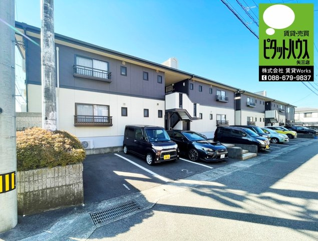 ファミールアルファ　Ｂ棟