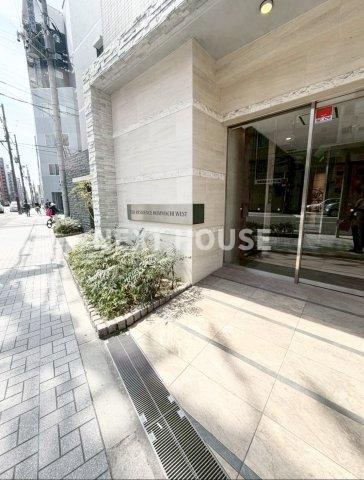 TLRレジデンス本町WESTのエントランス