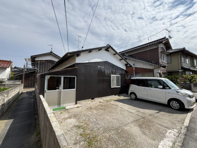 【駐車場】 | 両三柳K貸家