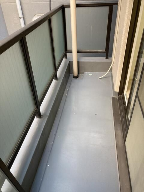 黄金ビルのバルコニー