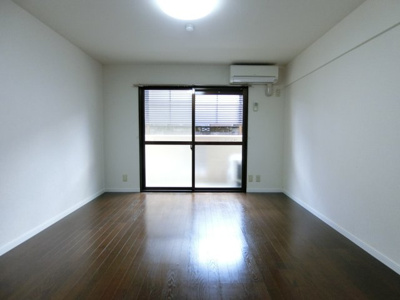 【居間・リビング】 | ハーモニー旗ヶ崎 | 110号室　イメージ