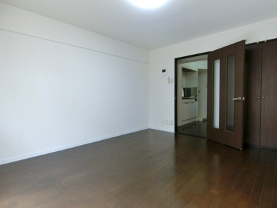 【居間・リビング】 | ハーモニー旗ヶ崎 | 110号室　イメージ