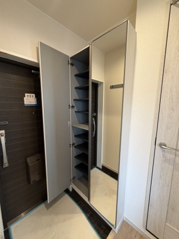 キュロコ舞浜弐番館の玄関|★シューズBOX★