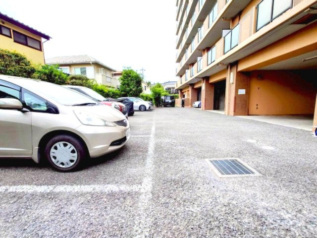 ダイアパレスソレアル町田の駐車場