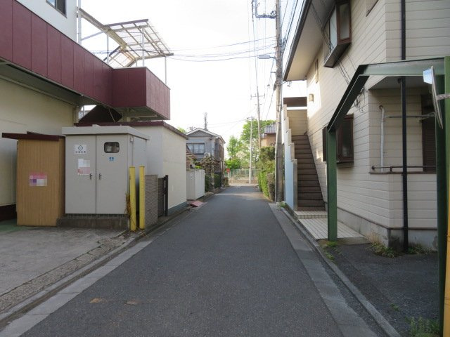 さいたま市桜区大字五関の倉庫の周辺