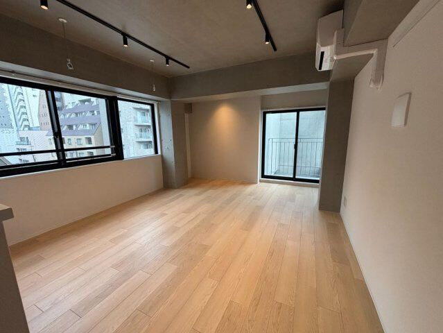 DECOR RESIDENCE 田原町の居間・リビング