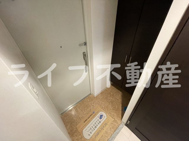 Luxe布施駅前の玄関|収納もある玄関です