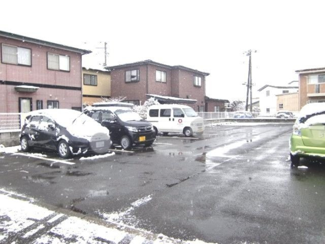 ミルキー203の駐車場