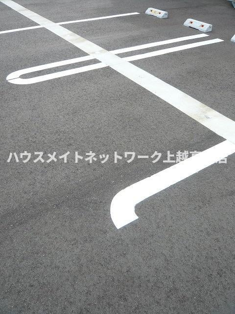 アモーレの駐車場|駐車場