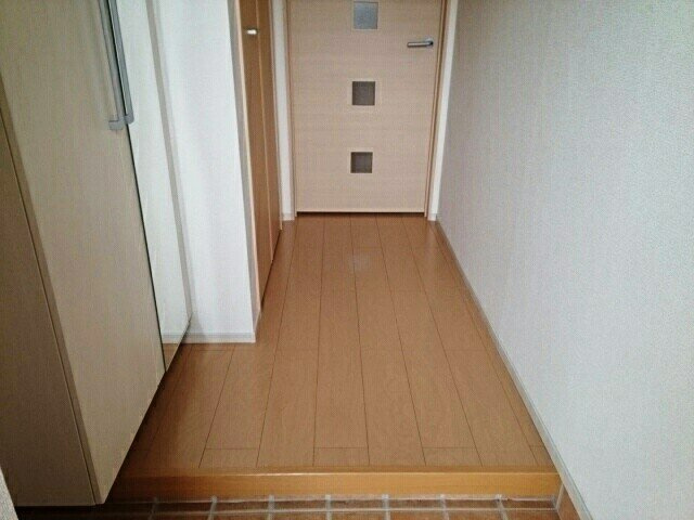 ラ・フランセ下古山Ｂの玄関