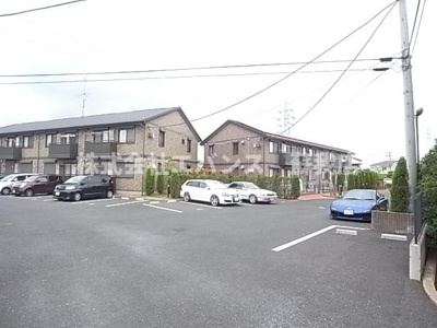 【駐車場】 | バニュルスⅢ | 駐車場があるので、車を買う予定の方も安心です