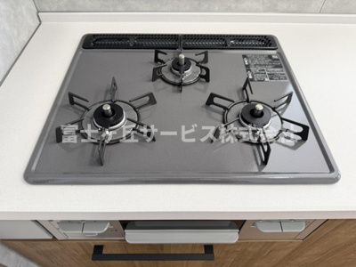 【その他】 | 藤枝市藤岡2丁目 5期 新築一戸建て 1号棟 | 3口コンロがあります