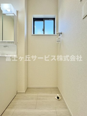【ランドリースペース】 | 藤枝市藤岡2丁目 5期 新築一戸建て 1号棟 | 洗濯機置き場です