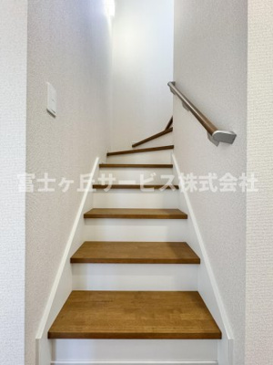 【その他】 | 藤枝市藤岡2丁目 5期 新築一戸建て 1号棟 | 階段です