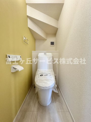 【トイレ】 | 藤枝市藤岡2丁目 5期 新築一戸建て 1号棟 | 1Fトイレです
2Fにも同タイプのトイレがあります