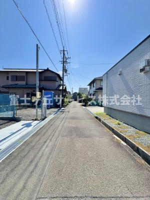 【前面道路含む現地写真】 | 藤枝市藤岡2丁目 5期 新築一戸建て 1号棟 | 前面道路含む現地写真です
