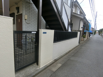 ★建物入口の門扉★