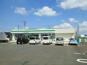 サンルーランの周辺|ファミリーマートまで770m