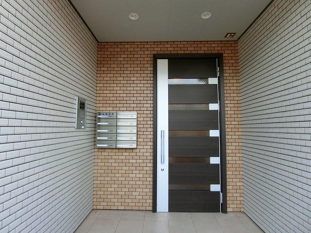 アルヴィータ弐番館のエントランス