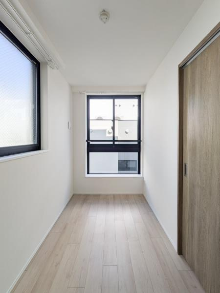 プラティーク清澄庭園の居間・リビング