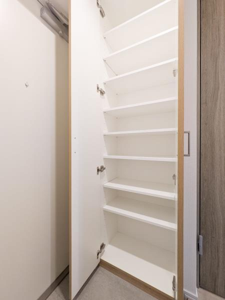 プラティーク清澄庭園の居間・リビング