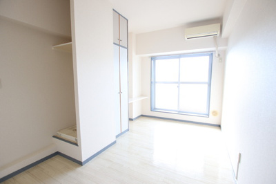 7帖　洋室　収納付き