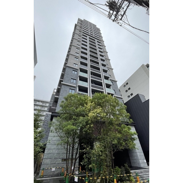 プラウドタワー栄の外観