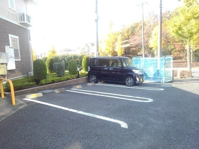 アルバータⅢの駐車場