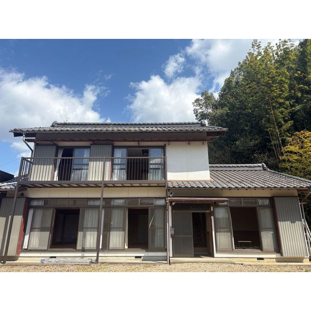 山県市大桑の店舗事務所