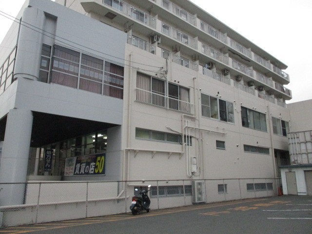 生駒郡三郷町立野南２丁目の店舗一部のその他