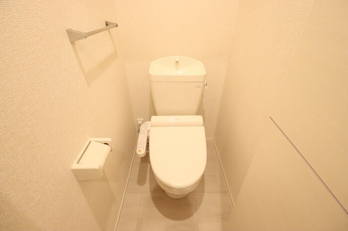 パークドオートム　Ｃのトイレ|ゆったりとした空間のトイレです