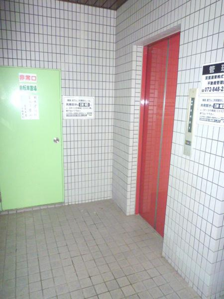 シャルマン平尾のエントランス|★エレベーター完備★