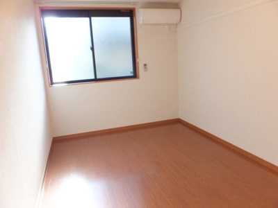 【寝室】 | レオパレスグランドＫＩⅡ | 2F以上は絨毯です