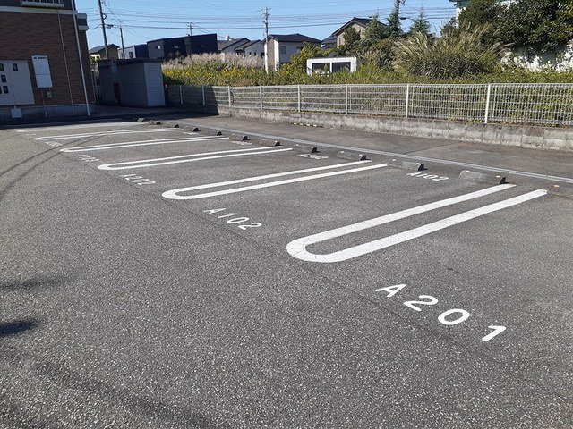 カトル・セゾン　Ａの駐車場