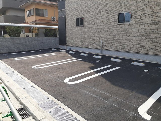 アーイラみなみ菅原町の駐車場