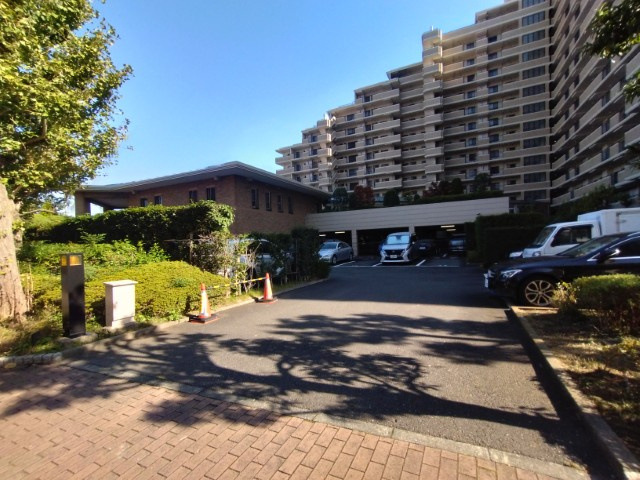 ルネ調布国領モア・クレストの外観