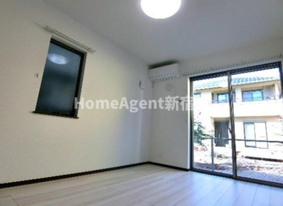 【居間・リビング】 | カインドネス西葛西 | 同仕様写真
インターネット無料♪独立洗面台付♪