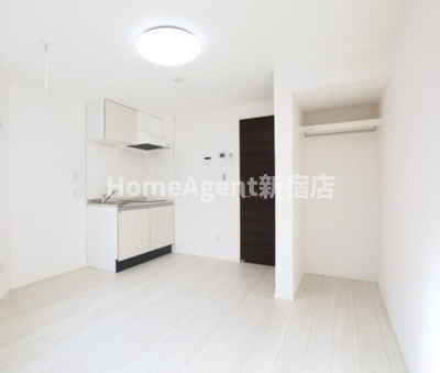 【居間・リビング】 | カインドネス西葛西 | 同仕様写真
インターネット無料♪独立洗面台付♪