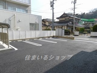 サニーガーデン　Ａの駐車場