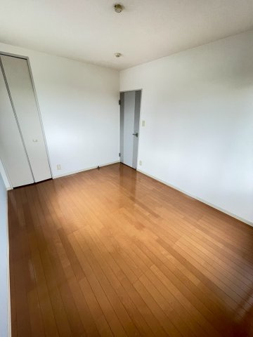 久留米市宮ノ陣６丁目のアパートの居間・リビング