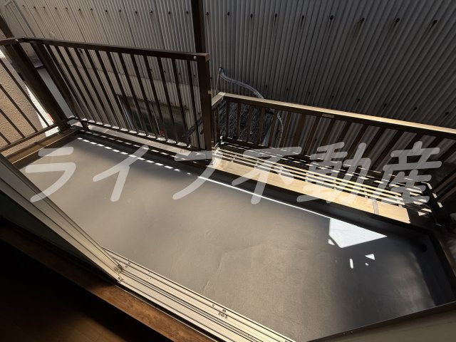 中石切5丁目貸家のバルコニー|外からの目が気にならないバルコニーで洗濯物が干せます
