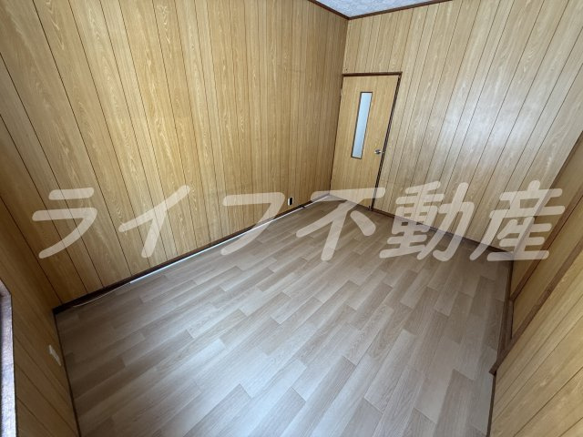 中石切5丁目貸家の洋室|コンパクトで使いやすい洋室です