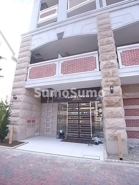 Luxe神戸WESTのエントランス|毎日通るエントランスはこのようになっています