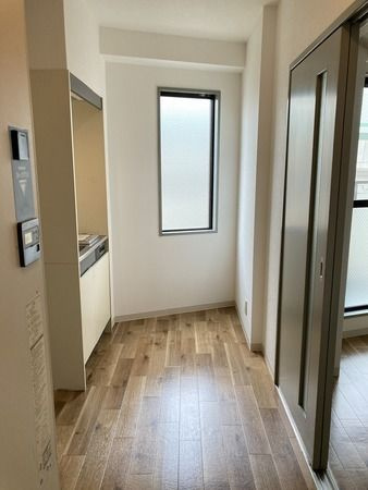 ウィステリア青木の玄関
