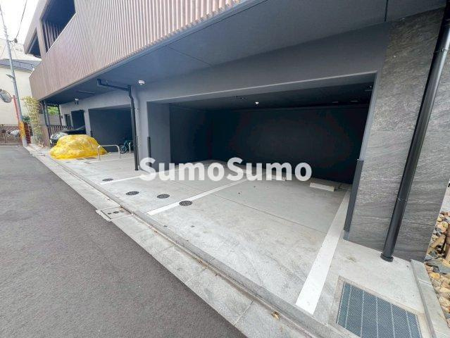 アリビオ学芸大学の駐車場